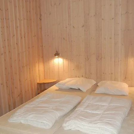 6 Person In Ansager-by Traum Ansager