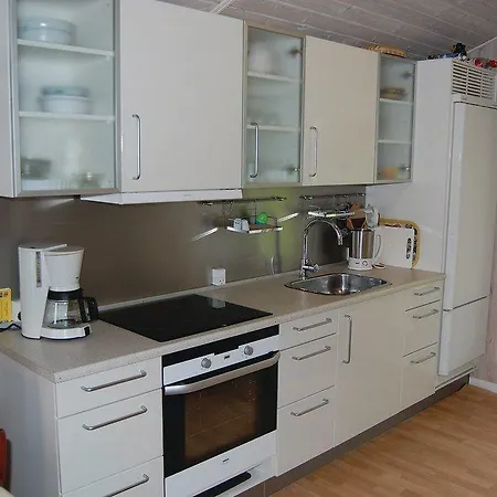 6 Person In Ansager-by Traum *