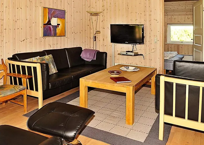 6 Person In Ansager-by Traum