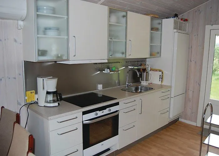 6 Person In Ansager-by Traum *